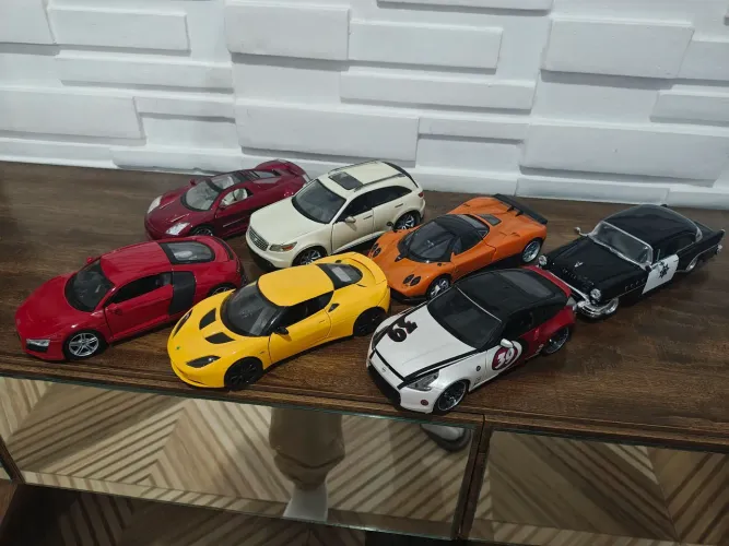 CARROS COLECIONÁVEIS ESCALA1/24
