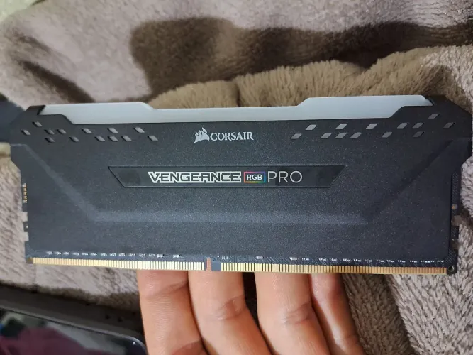 NOVA 32gb 3600mhz ddr4 vengeace rgb
