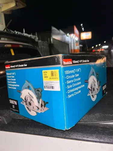 Vende se Serra circular nova makita
