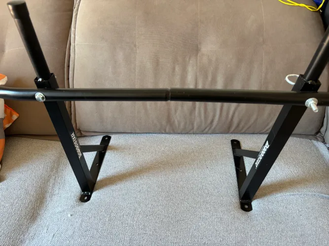 Barra fixa com suporte para saco de areia/box
