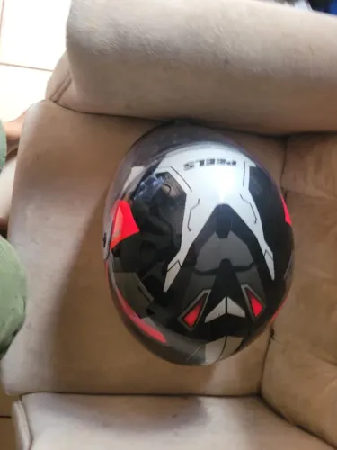 Capacete feminino e masculino