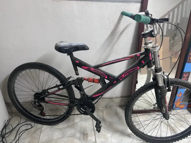 Bicicleta aro 26 dupla suspensao