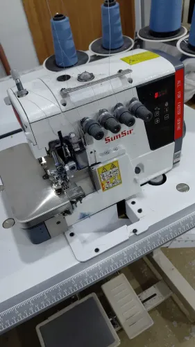 Máquina Overloque Industrial SunSir Direct Drive - Semi-nova