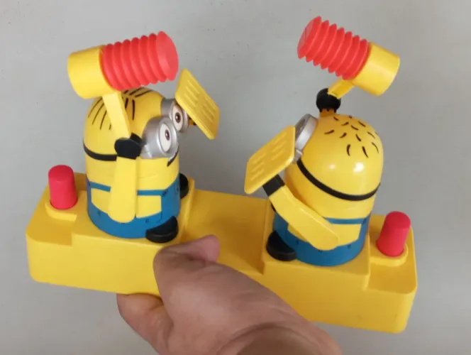 Minions Hammer Pop da Epoch Games