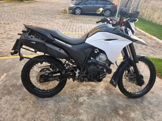 Vendo Yamaha XTZ Lander 2020, menos de 72.000Km rodados