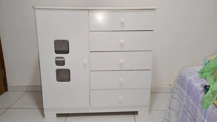 Cômoda 5 portas