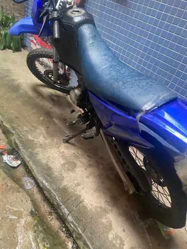Vendo moto toda boa