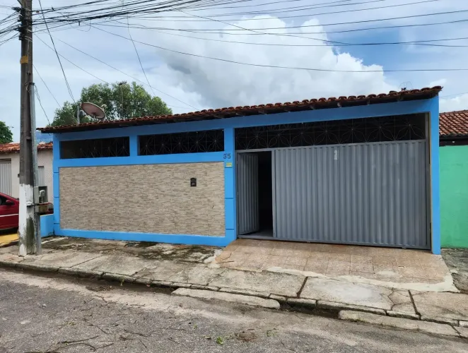 VENDO CASA SATÉLITE SENDO 2/4 COM 1 SUÍTE COM 264 M²- FINANCIAMENTO