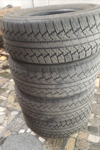 Pneu 265/65r17 A/T MAXTREK  usados 4 unidades