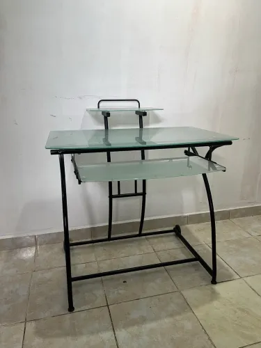Escrivaninha de vidro
