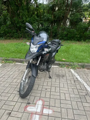Honda XRE 190 2023 - Moto de garagem