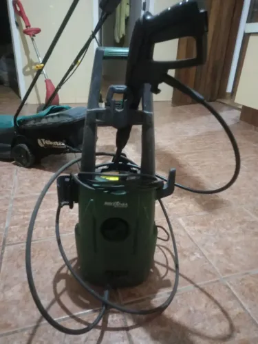 Lavadora de Alta Pressão Britânia 220V - Seminova e Excelente Estado