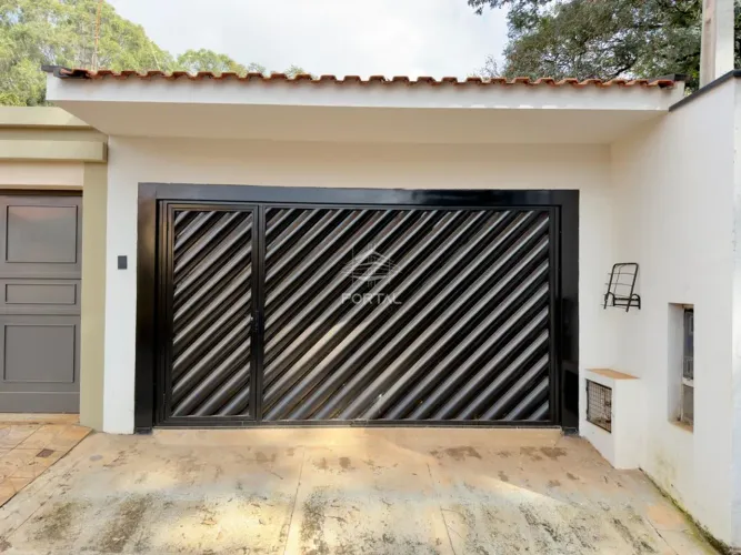 Linda casa térrea, 02 dormitórios 01 suíte, casa novíssima em Iracemápolis