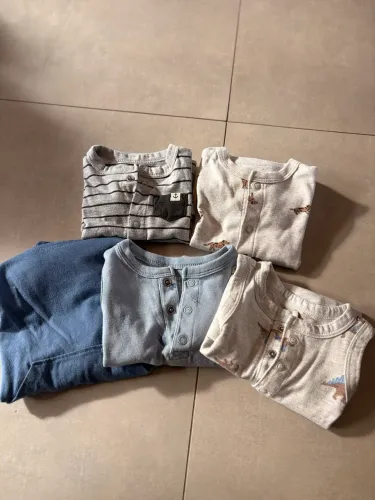 Kit de macacões Carters - 3 meses