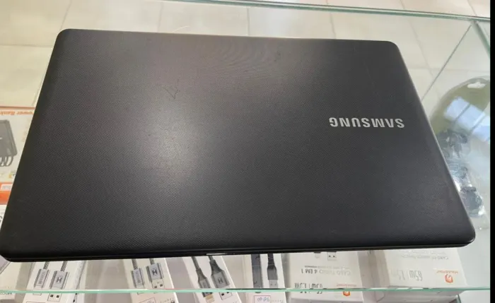 Notebook Samsung com placa de vídeo dedicada