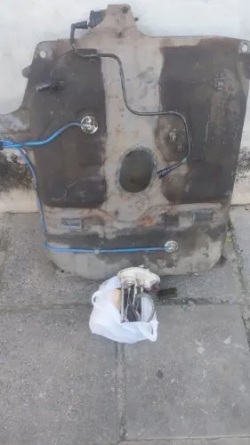 Tanque de combustível da Strada com mangotes e boia 