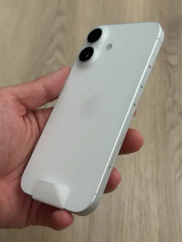iPhone 17