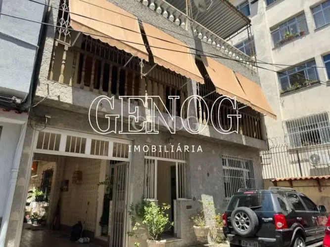Casa de vila triplex a venda na Tijuca