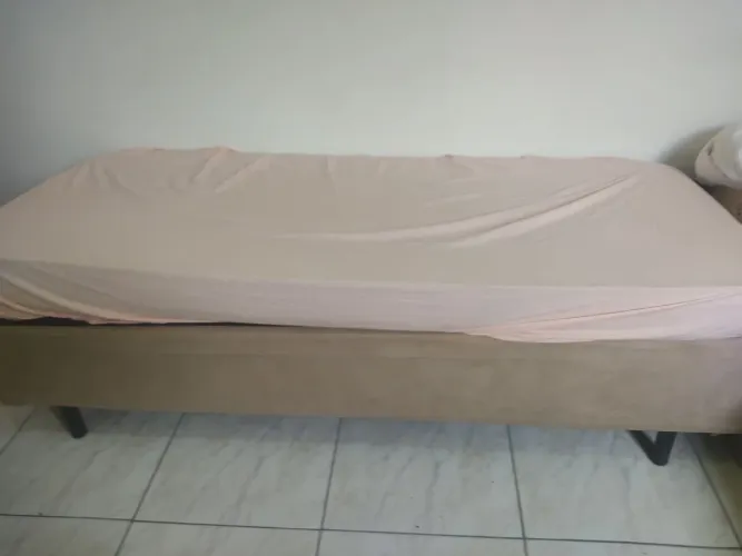 Cama Box solteiro semi nova