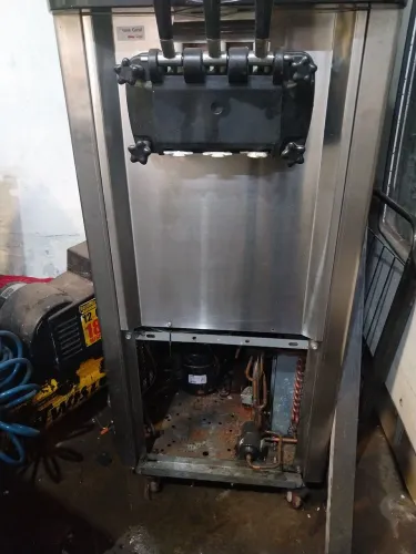 Maquina de sorvete com defeito