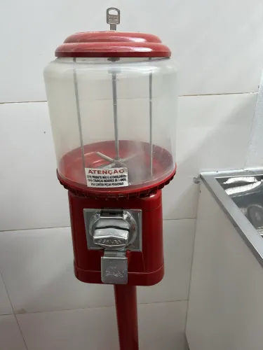 Baleiro de chão com pedestal