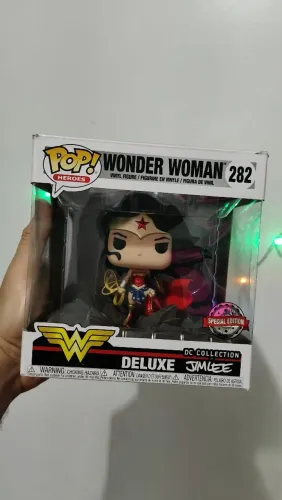 Funko pop mulher maravilha deluxe