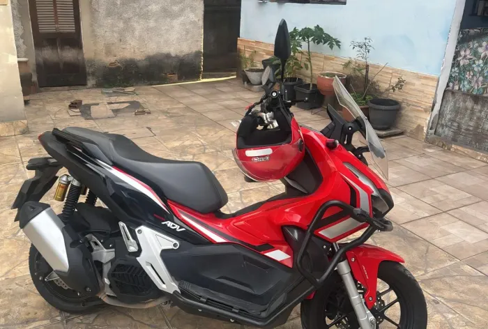 Honda ADV 150cc ano 2023 com 18.000km
