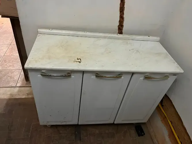 Balcão Gabinete de Cozinha 3 Portas com Tampo - Branco