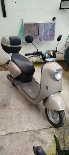 Vende se Moto Elétrica Yadea M6h
