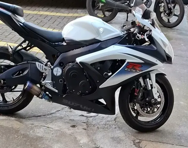 Vendo suzuki srad 750