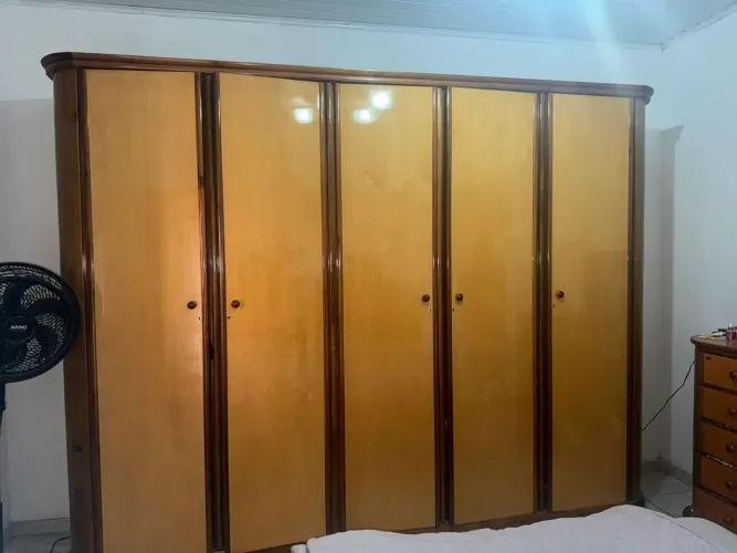 GUARDA-ROUPA + CÔMODA MADEIRA