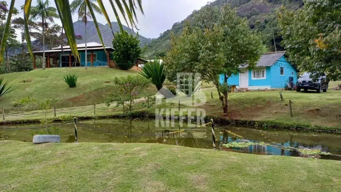 Sítio à Venda  40.000m²  Nova Friburgo, RJ  Cachoeira, Nascentes e Riacho