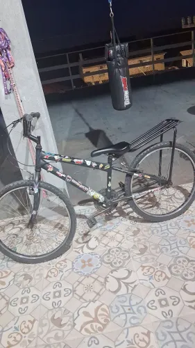 Bicicleta ? de menino até 14 anos 