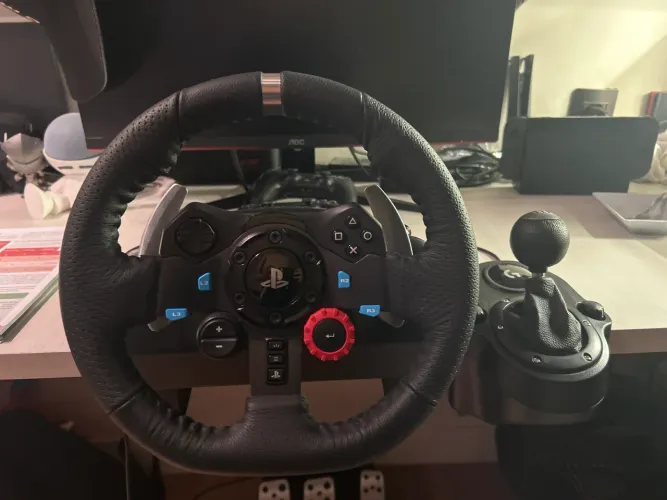 Volante g29 logitech e câmbio de 6 marchas da logitech ano de uso e com garantia 