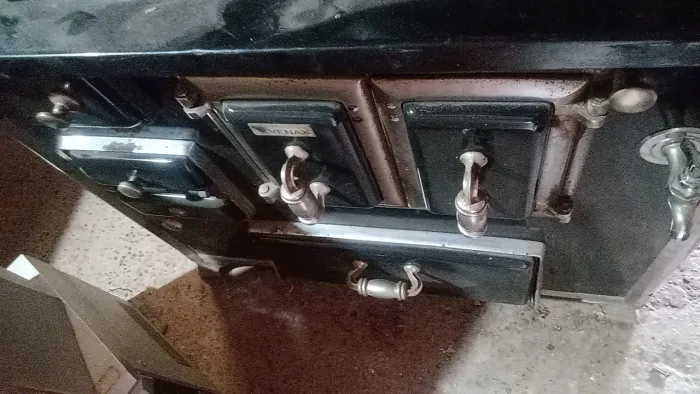 Vende  se fogão a lenha 