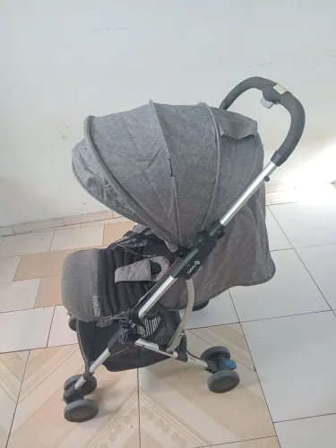 Carrinho de bebê em ótimo uso?