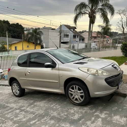 Peugeot 207 XR 1.4 Flex 8V 3P 2011