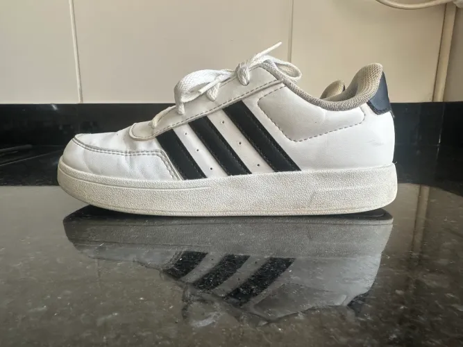 Adidas infantil 32