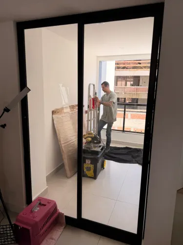 Porta 2 folhas em alumínio 