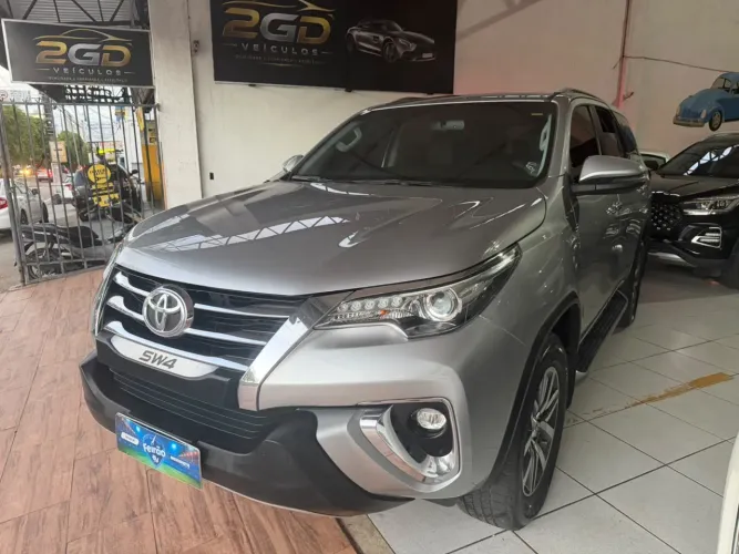 Toyota Hilux SW4 SRX 4X4 2.8 TDI 16V Dies. Aut. 2019