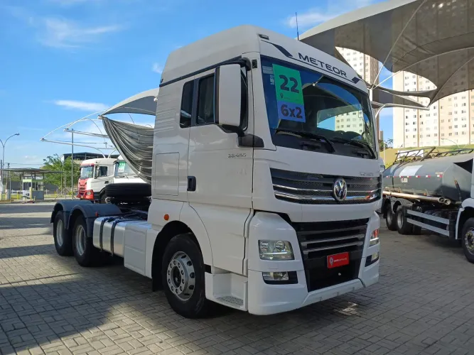 Volkswagen 28.460 Meteor 6x2 2021/2022 Vamos Seminovos Jacu Pêssego