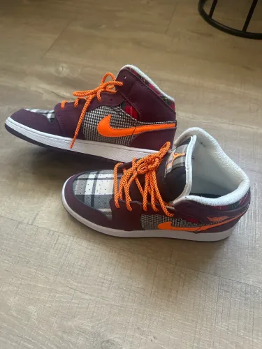 Jordan 1( xadrez ) tamanho 37 comprado nos EUA