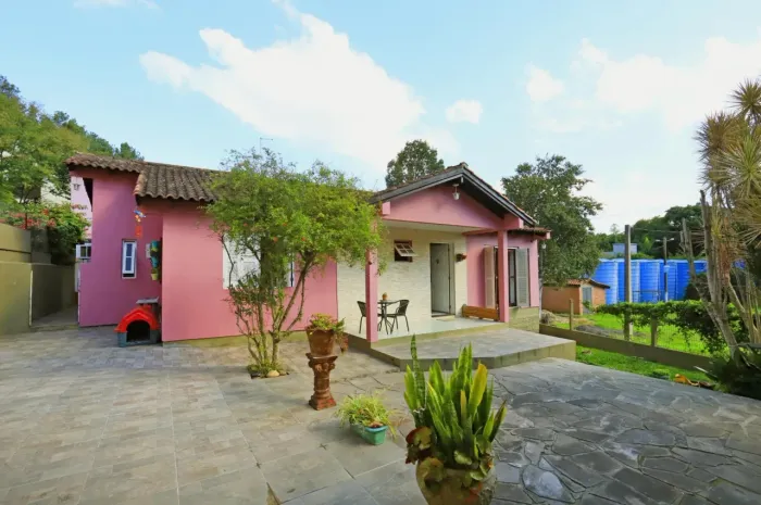 Casa no Condomínio Cantegril - Viamão/RS com com 3 quartos, churrasqueira e 5 v