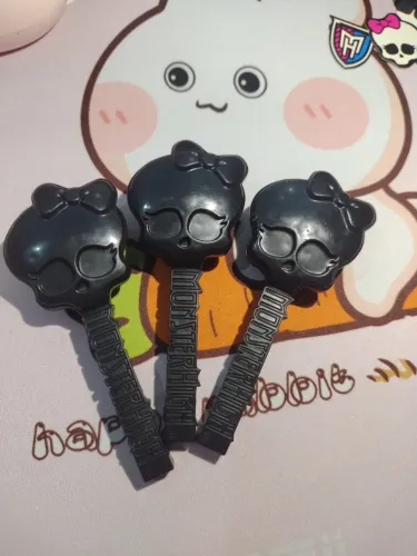 2 Pentes/Escovas da cor Preta - Monster high