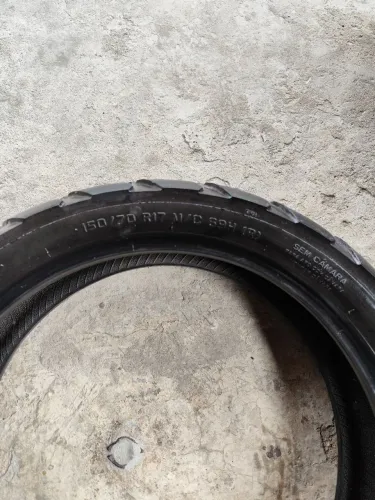 Par de pneus usados moto BMW 310CC