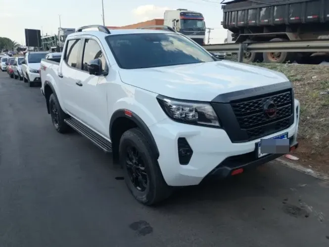 Nissan Frontier Pro4x CD 4X4 2.3 Bi-TB Die. AUT 2025