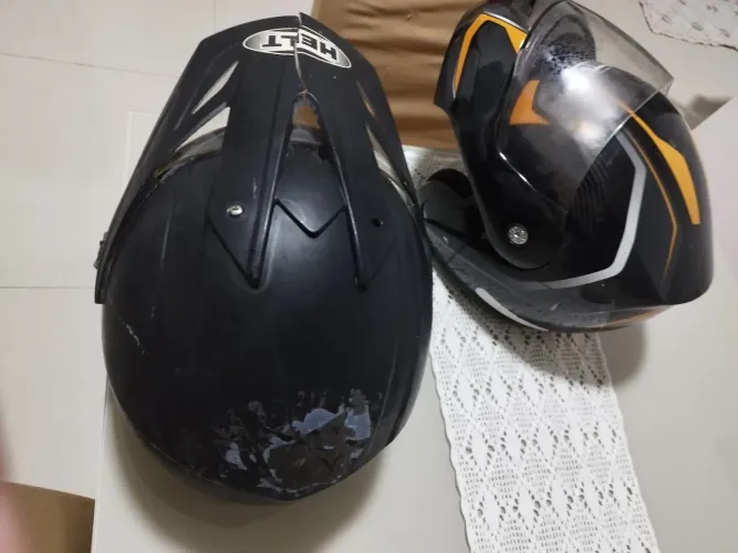 Vendo 2 capacetes usados Helt