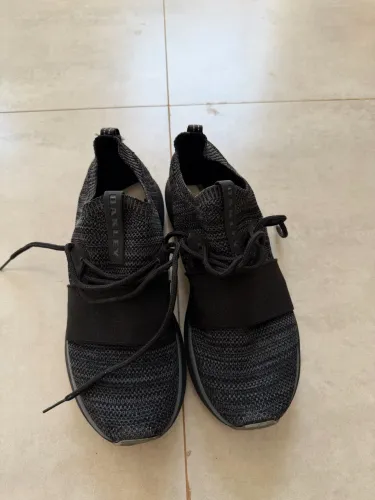 Tênis Asics, Adidas e Oakley