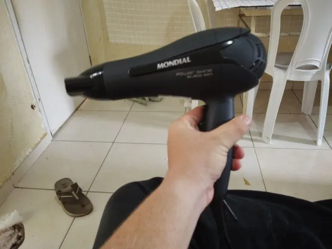 Secador de cabelo mondial Black íon 
