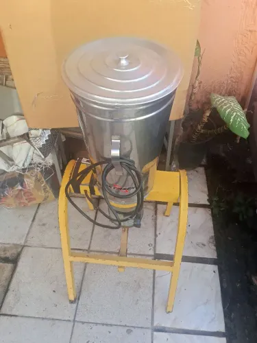 Chapa a gas e liquidificador industrial *
